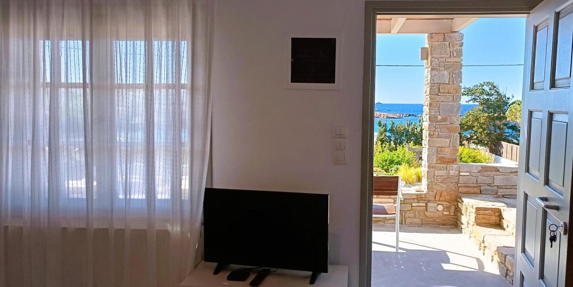 Nesaea Seafront House Villa Parasporos ภายนอก รูปภาพ