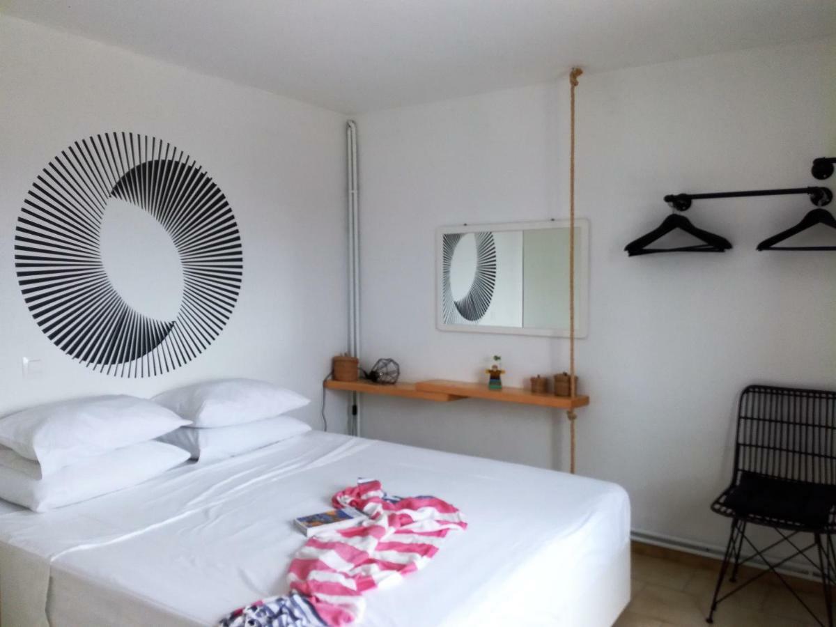 Nesaea Seafront House Villa Parasporos ภายนอก รูปภาพ